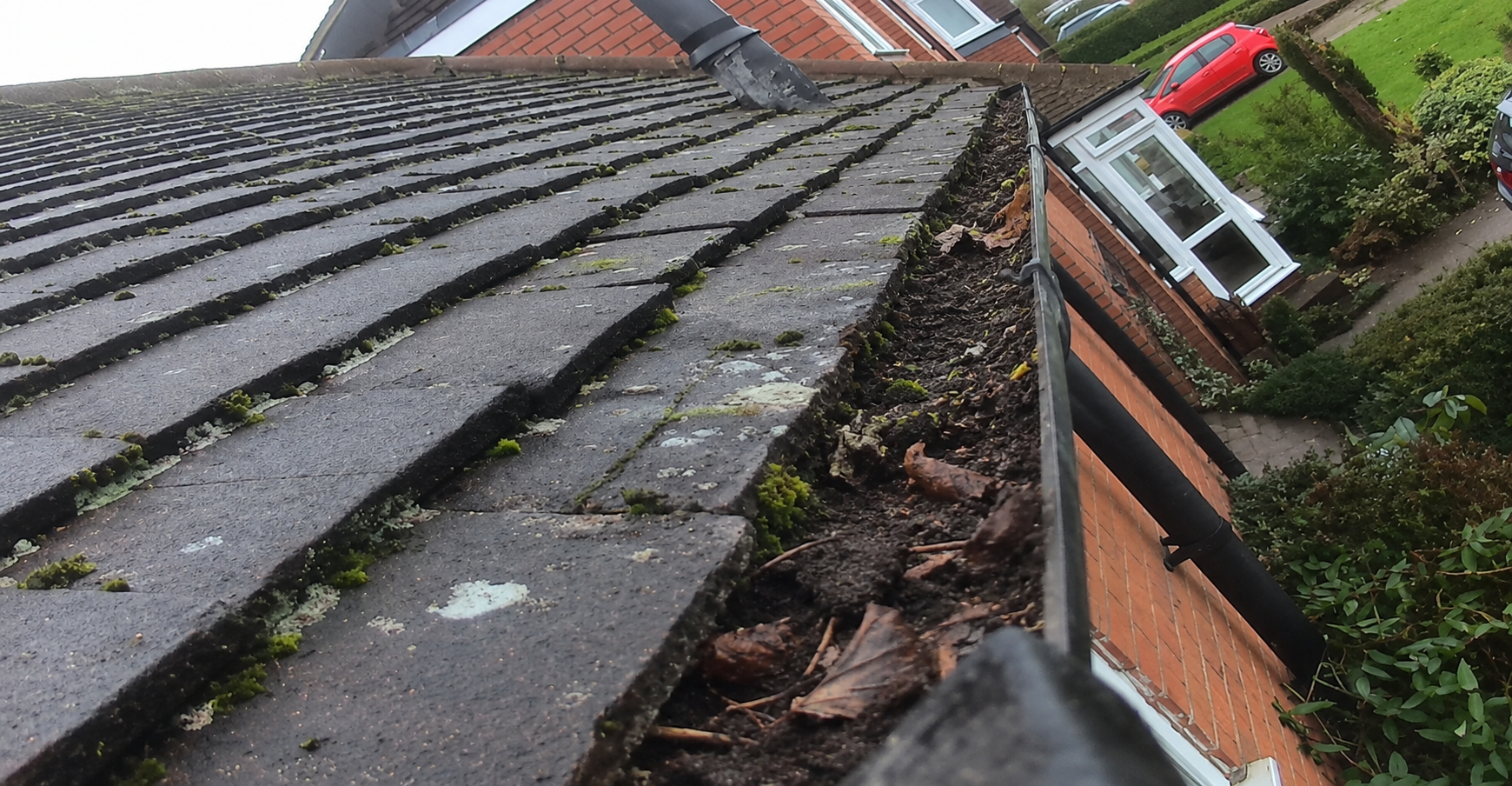 Gutter overflow saturating Birmingham brickwork mechanism 1 water damage